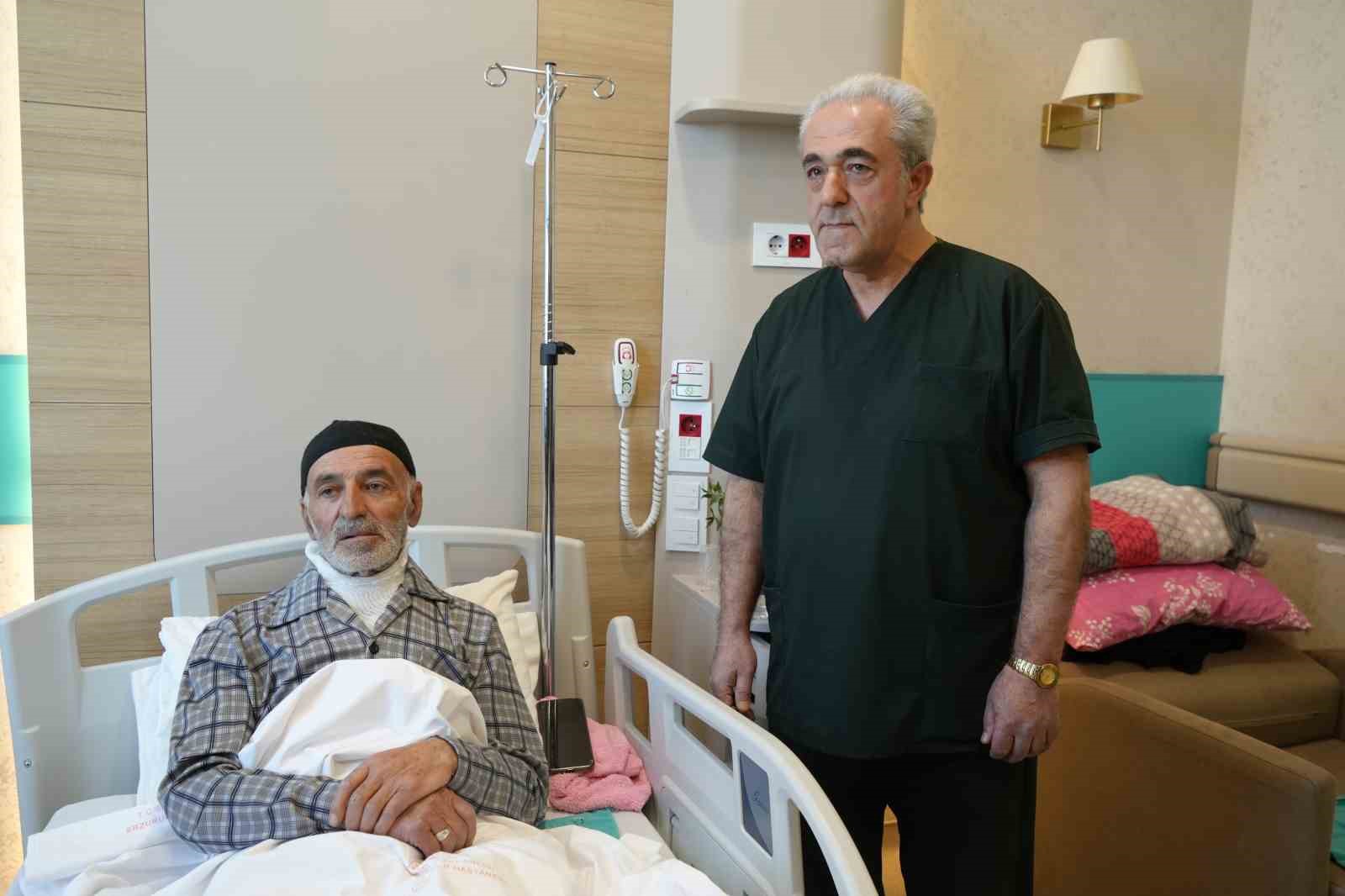yasli adamin tamir inadi kotu bitti borudan fiskiran suyla hastanelik oldu 1 It5fkSdc