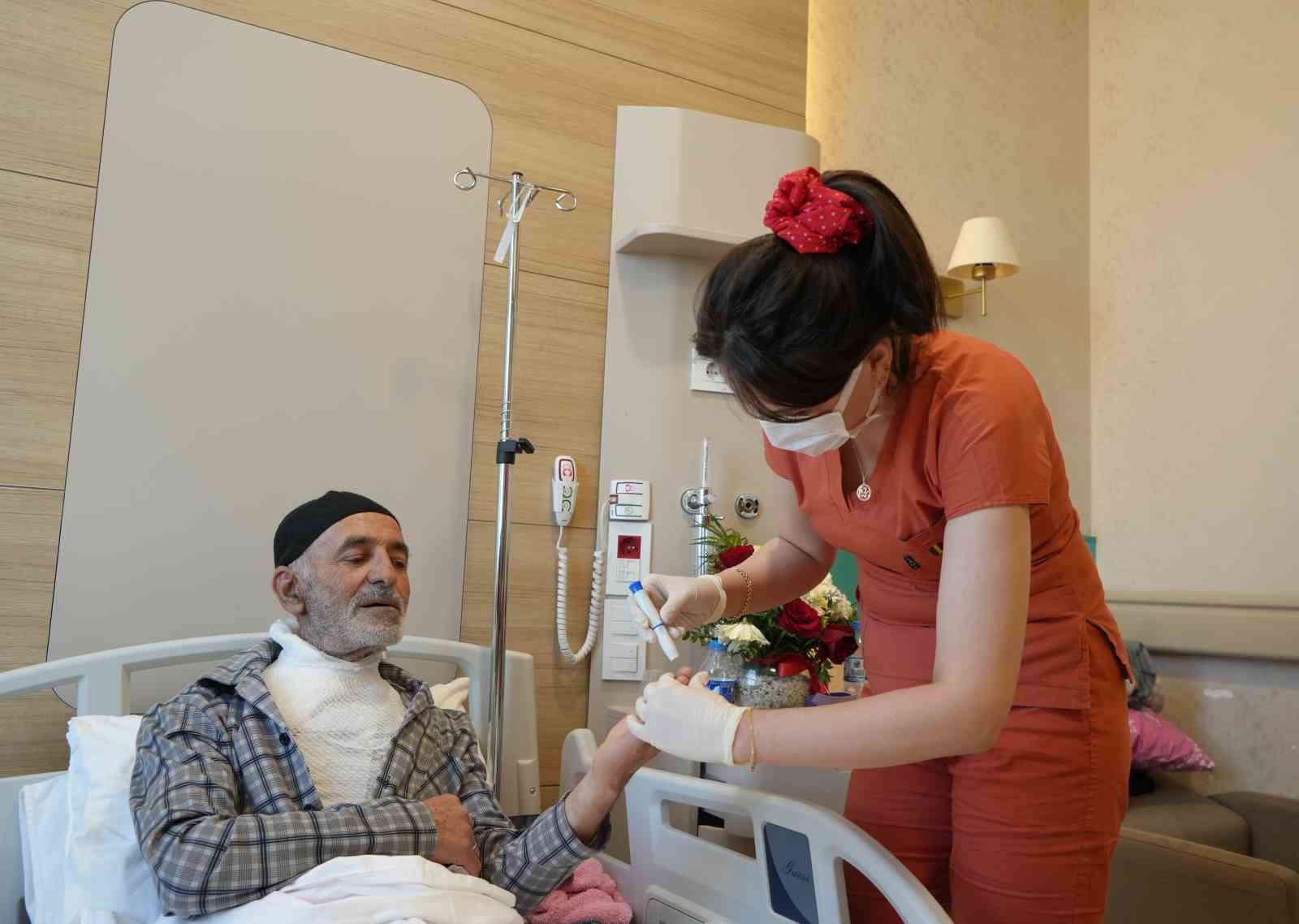 yasli adamin tamir inadi kotu bitti borudan fiskiran suyla hastanelik oldu 4 hGW9aD6u