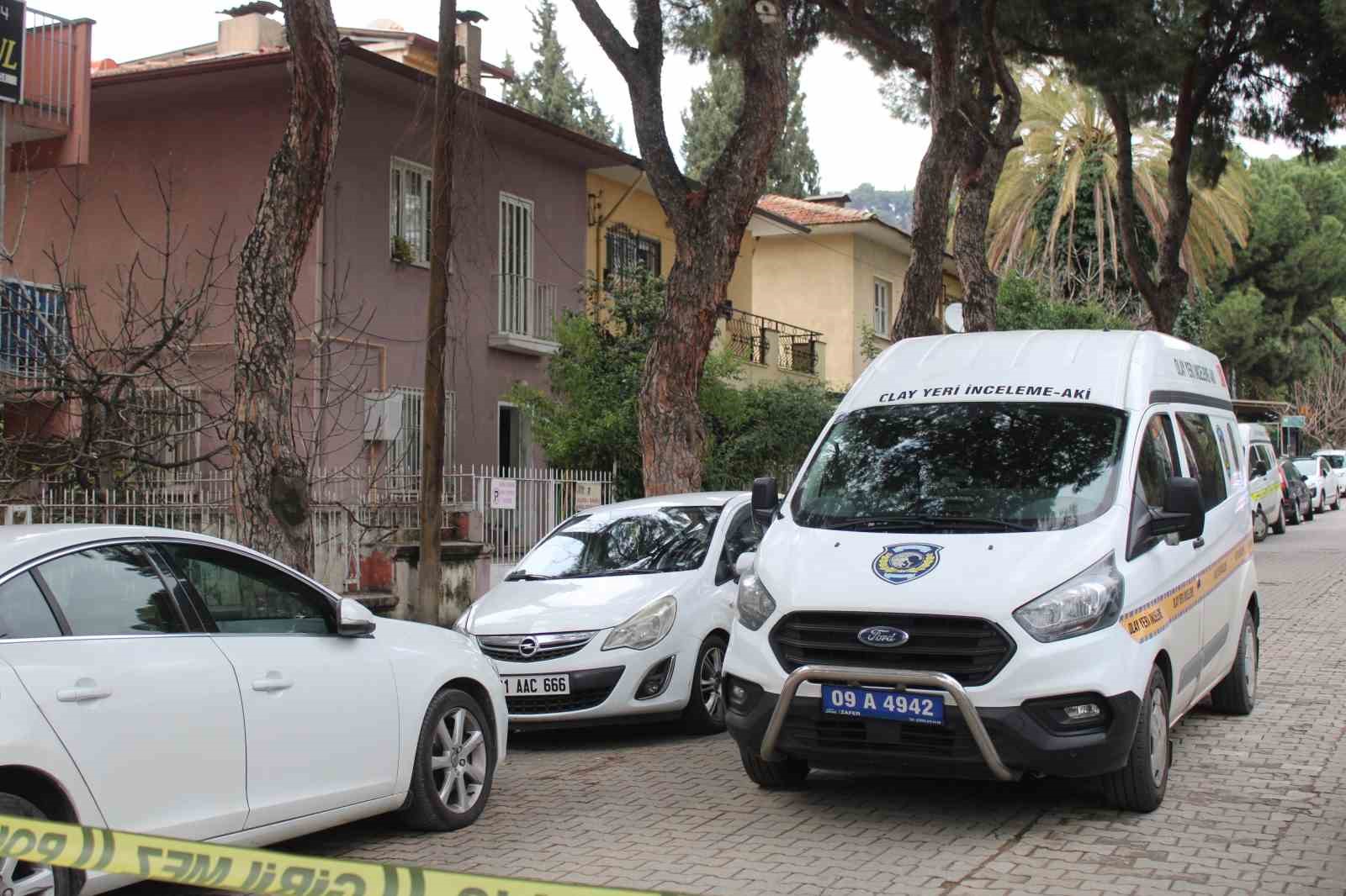 yasli cift cinayetinde mavi poset detayi katili ele verdi 0 1IsmhAMb