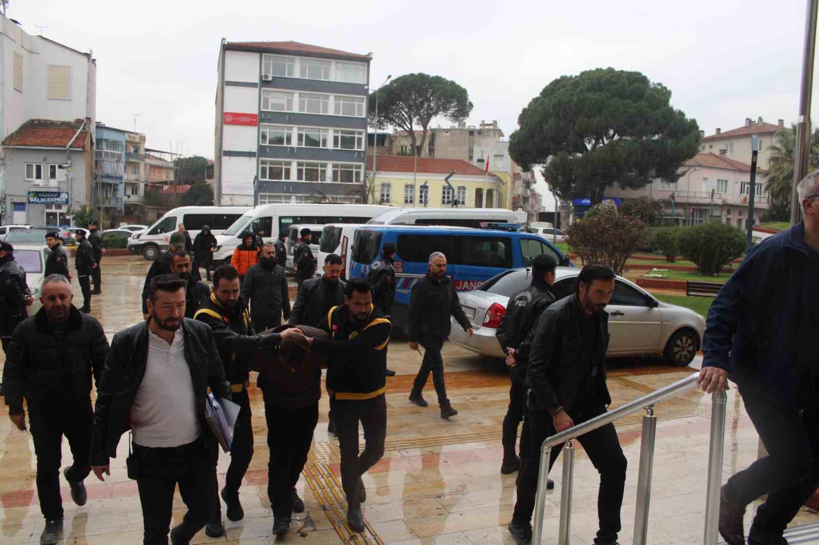 yasli cift cinayetinde mavi poset detayi katili ele verdi 5 FYqyQg5Y