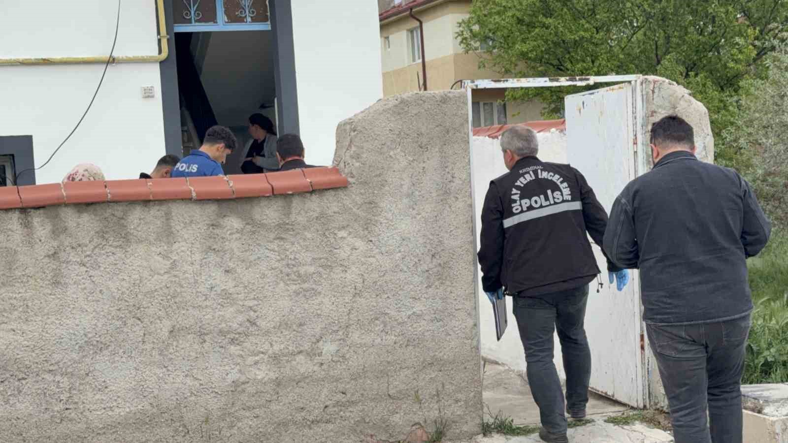 Yaşlı kadın banyoda ölü bulundu 5 yasli kadin banyoda olu bulundu 1