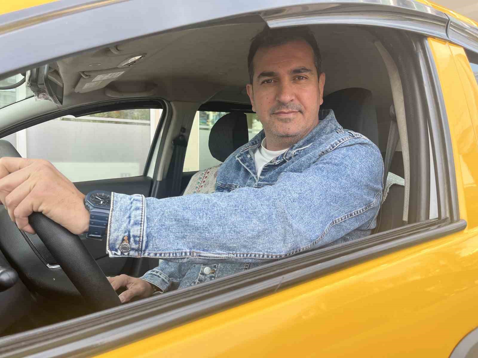 yasli kadin evinin yolunu kaybetti yardimsever taksici ailesine kavusturdu 1 Ms7vNEaV