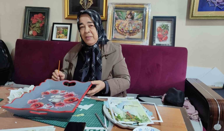 yasli-kadin-kurslarda-ureterek-huzur-buldu-cd2KQz7O.jpg