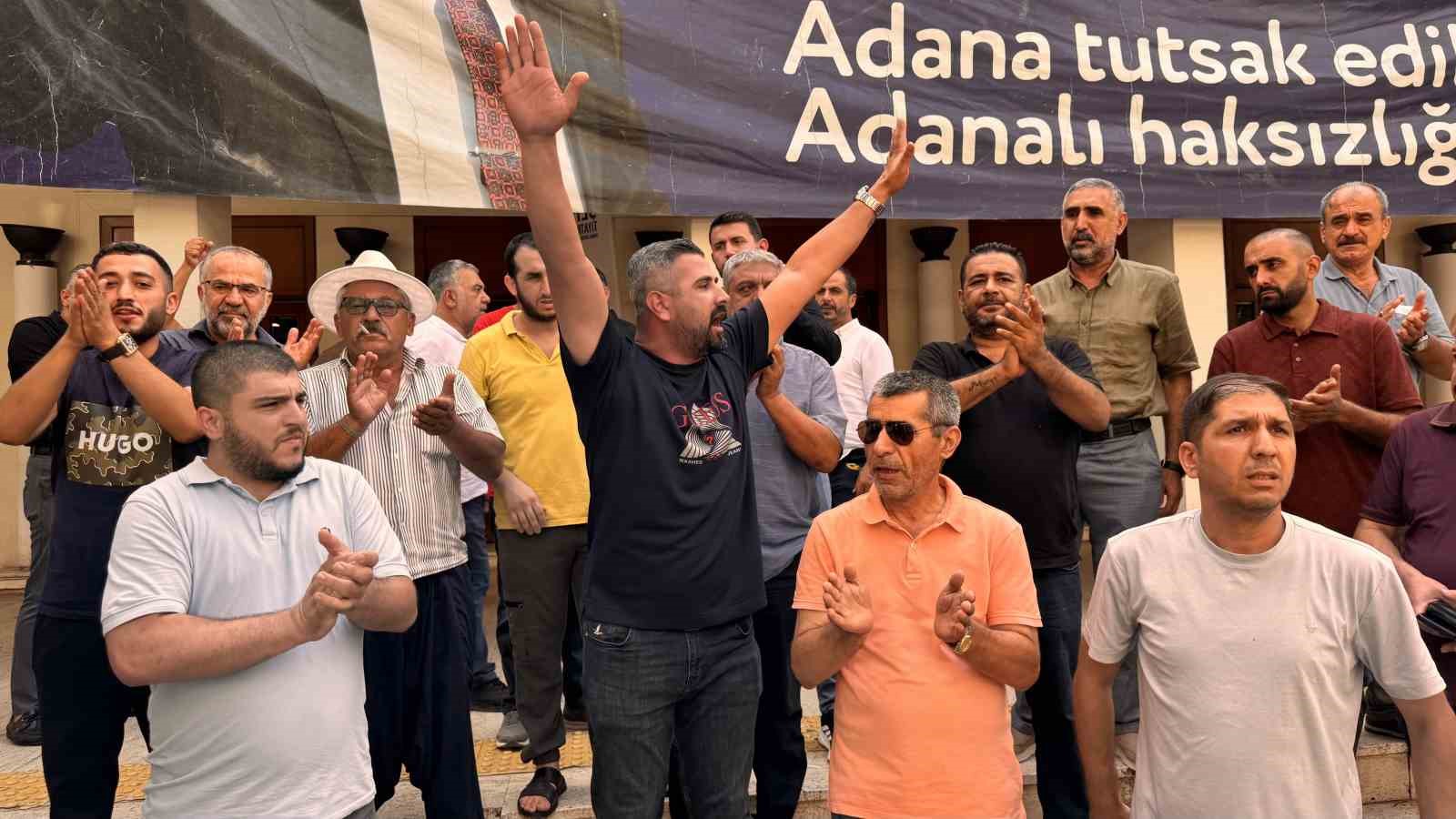 yasli kadin magdur oldu soforler protesto etti 2 OYtqcDcf