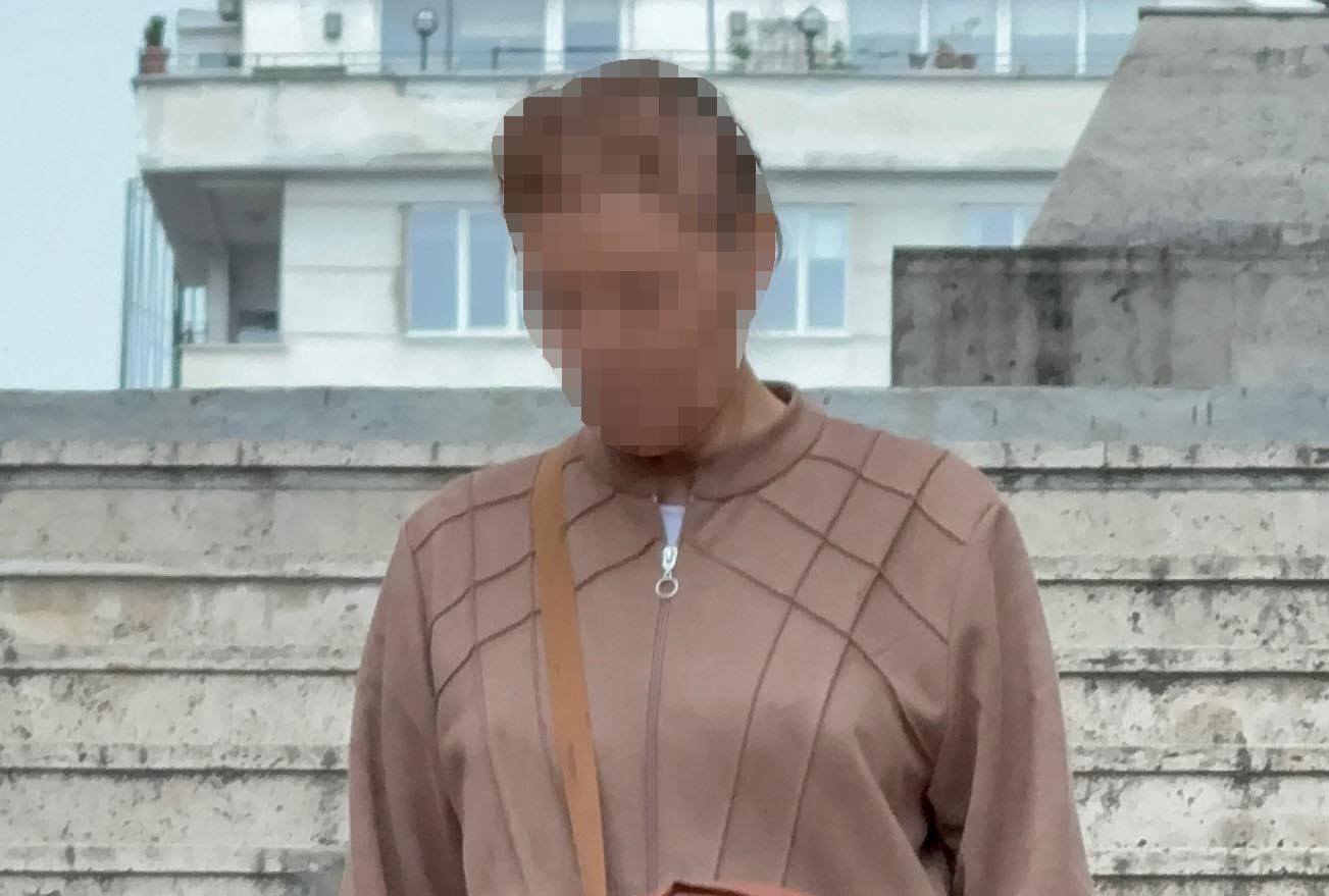 yasli kadina siddet uyguladigi iddia edilen hasta bakici gozaltina alindi 0 l2vqup9Y