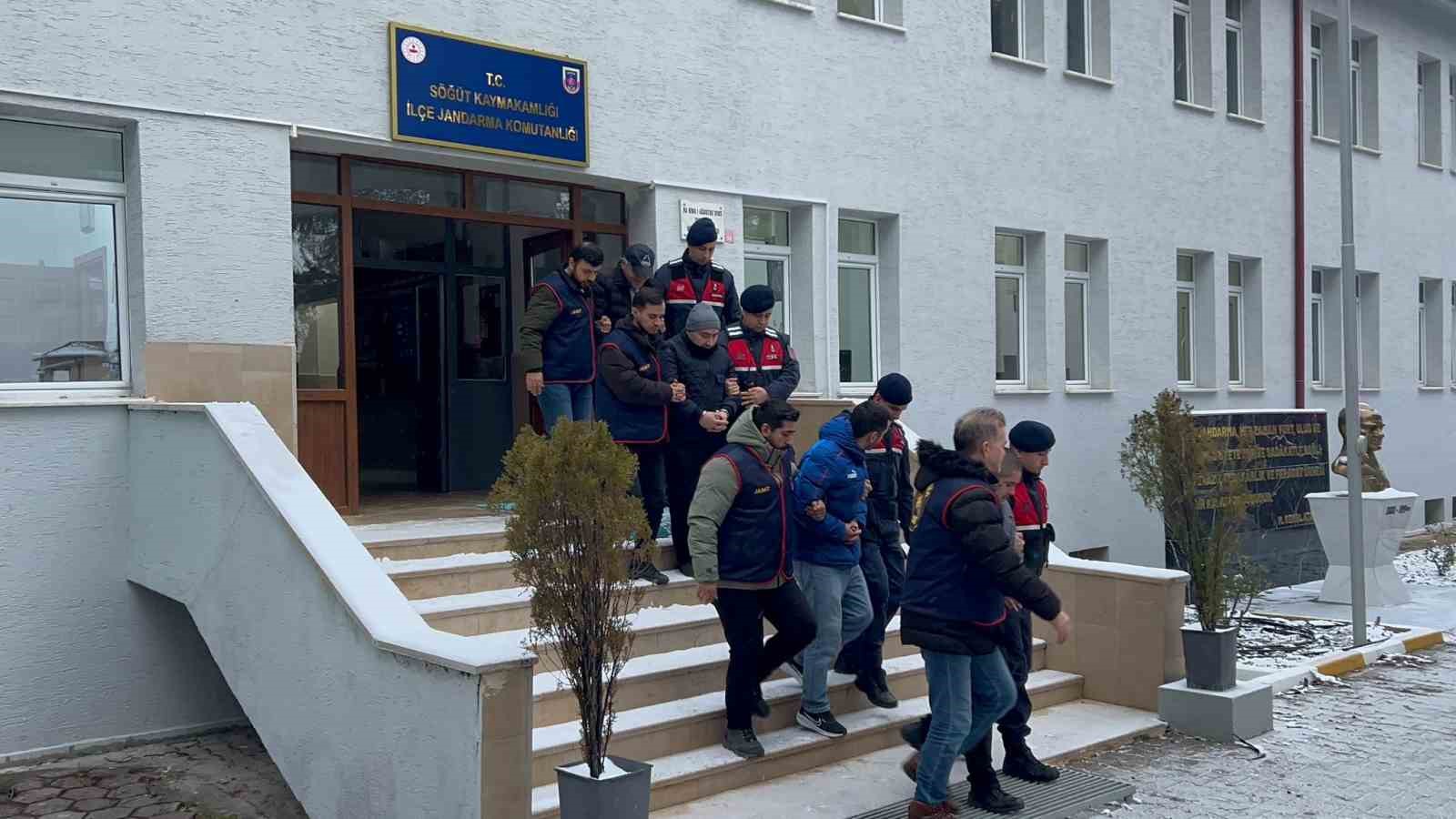 yasli kadini dolandiranlar jasattan kacamadi 1 LbC5QClM