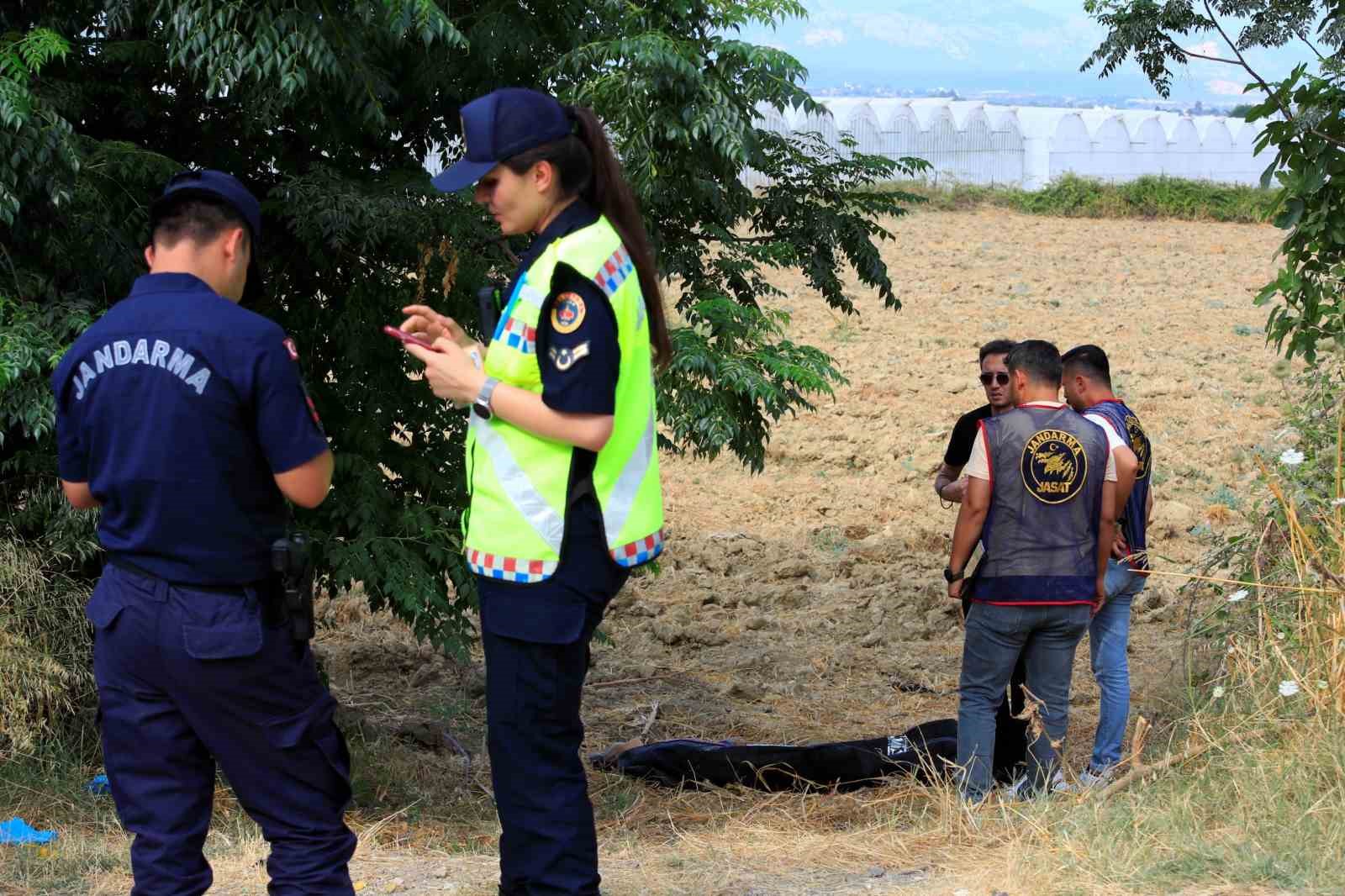 Yaşlı kadının cansız bedeni evine 4 kilometre mesafede sulama kanalında bulundu 4 yasli kadinin cansiz bedeni evine 4 kilometre mesafede sulama kanalinda bulundu 0 fQ42Gse3