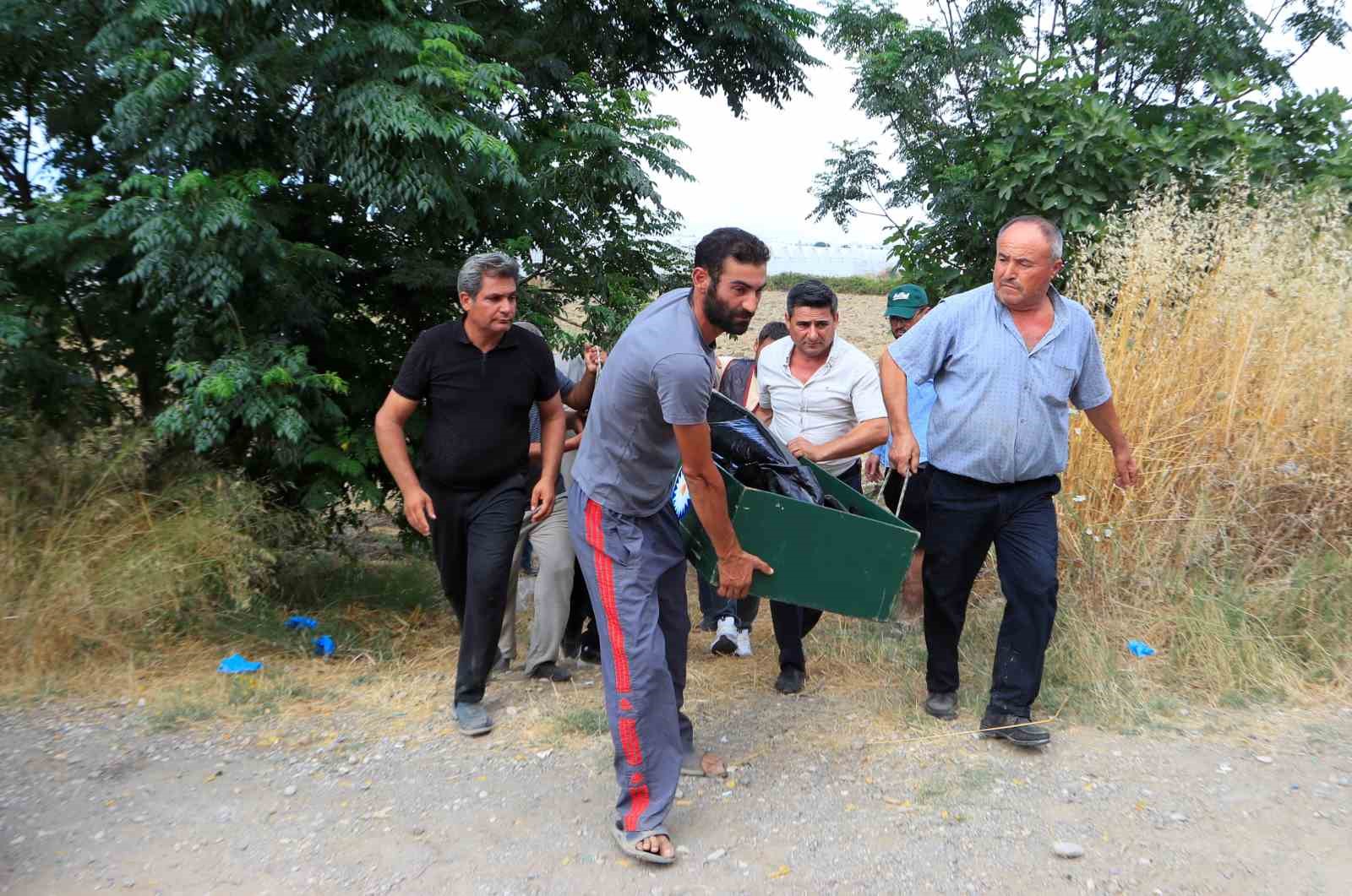 Yaşlı kadının cansız bedeni evine 4 kilometre mesafede sulama kanalında bulundu 8 yasli kadinin cansiz bedeni evine 4 kilometre mesafede sulama kanalinda bulundu 4 aOXdqY7k