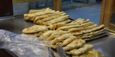 yaslilarin-sutle-genclerin-sade-tukettigi-balkan-lezzeti-banicka-GApkzv1p.jpg