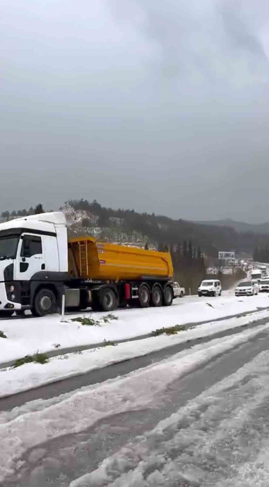 yatagan milas kara yolu dolu yagisi sonrasi beyaza burundu 3
