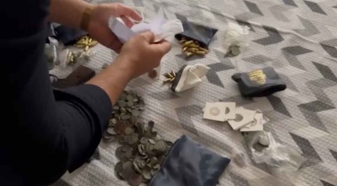 Yatak odasından Bizans ve Osmanlı dönemine ait hazine çıktı 8 yatak odasindan bizans ve osmanli donemine ait hazine cikti 4 wSIrvUFj