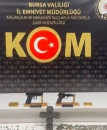 yatak-odasindan-bizans-ve-osmanli-donemine-ait-hazine-cikti-JRVjtS6g.jpg