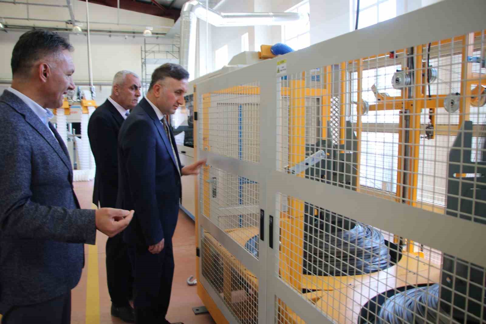 yatak ureten ogrenciler yaylarini da kendileri uretecek 4 HSZlRWak
