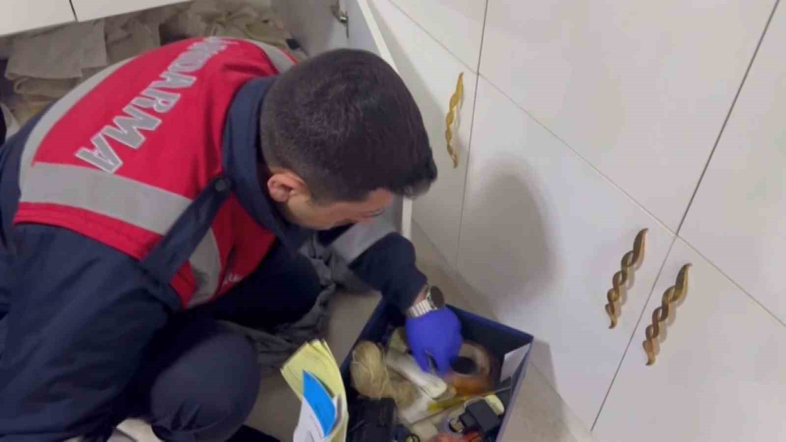 yatirim danismanligi yoluyla dolandiricilik yapan ceteye operasyon 10 sahis tutuklandi 3 PRj9n6bz