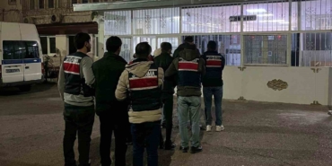 yatirim-danismanligi-yoluyla-dolandiricilik-yapan-ceteye-operasyon-10-sahis-tutuklandi-3Ljm1M5d.jpg