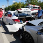 yavaslayan-trafik-zincirlemeye-kazaya-sebep-oldu-1i-cocuk-3-yarali-O2lDCBQE.jpg