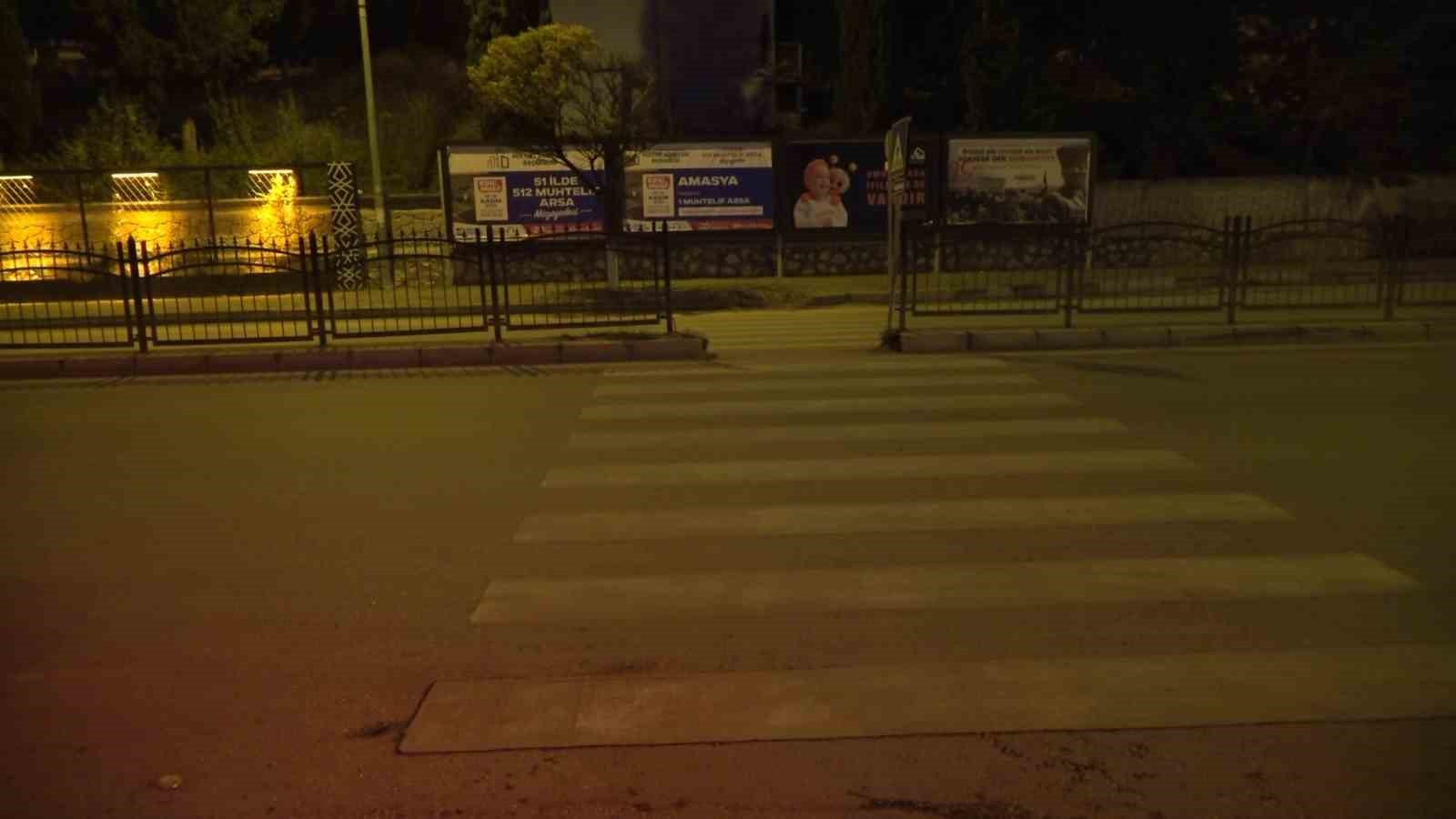 yaya gecidinde 5 gun arayla yasanan iki kaza kamerada 4 BYbeg5kM