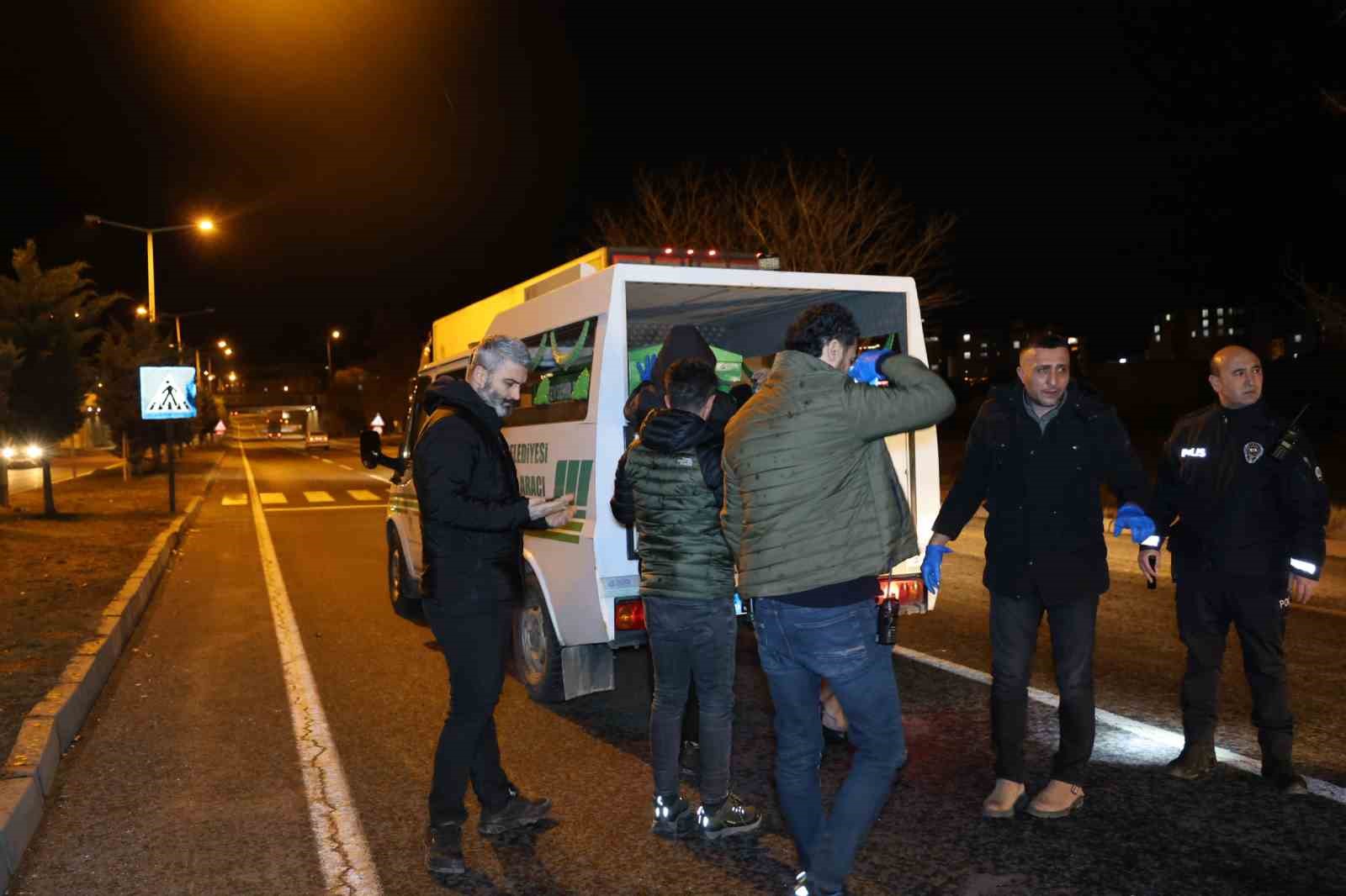 yaya gecidinde feci kaza 16 yasindaki cocuk hayatini kaybetti 6 2VVVznYv
