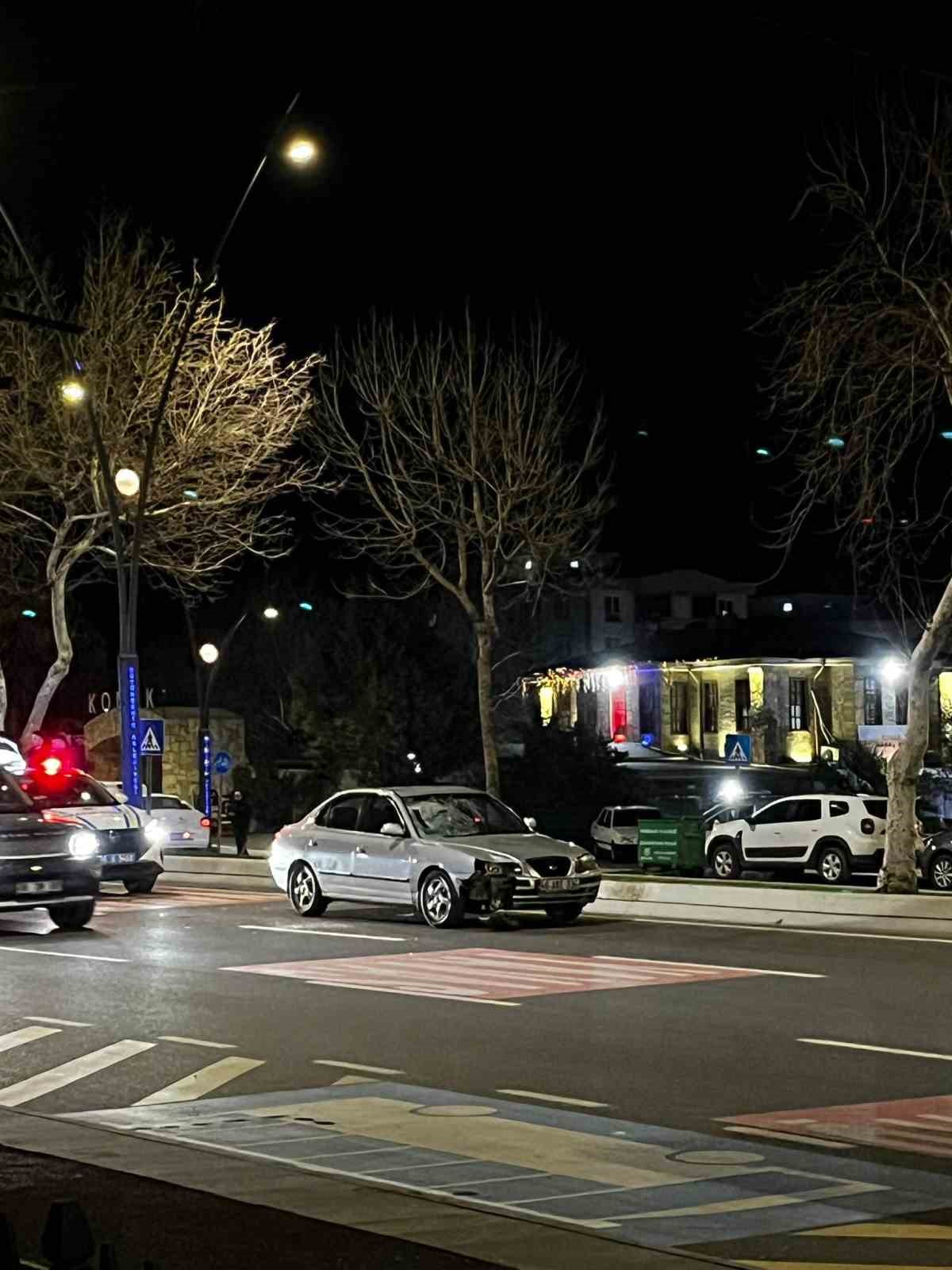 yaya gecidinde otomobilin carptigi yasli adam hayat mucadelesi veriyor 3 2iHTVzRD
