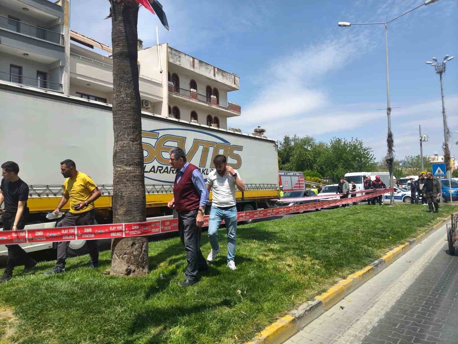 yaya gecidinde tirin carptigi kadin hayatini kaybetti 1
