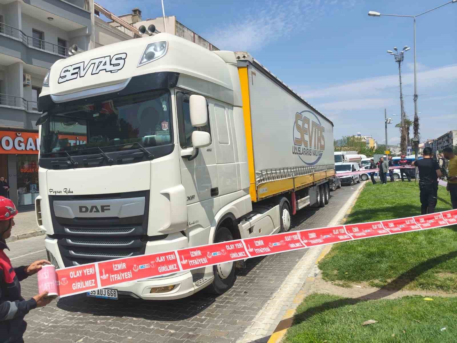 yaya gecidinde tirin carptigi kadin hayatini kaybetti 2 ehu7ALEe