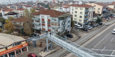 yayalar-evimi-izliyor-sikayeti-ust-gecidi-yiktirdi-evi-yine-gorebiliyoruz-gZrYSit9.jpg
