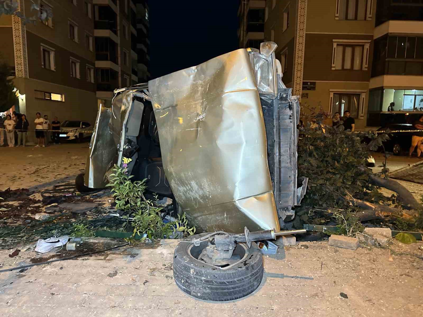 yayalara carpan otomobil takla atarak otoparka daldi 1i agir 3 yarali 4 JV9MkfJl