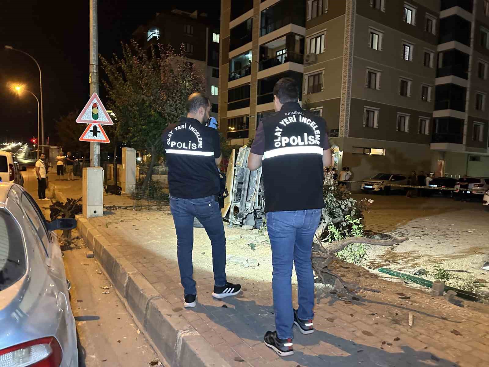 yayalara carpan otomobil takla atarak otoparka daldi 1i agir 3 yarali 6 9QGTIfjV