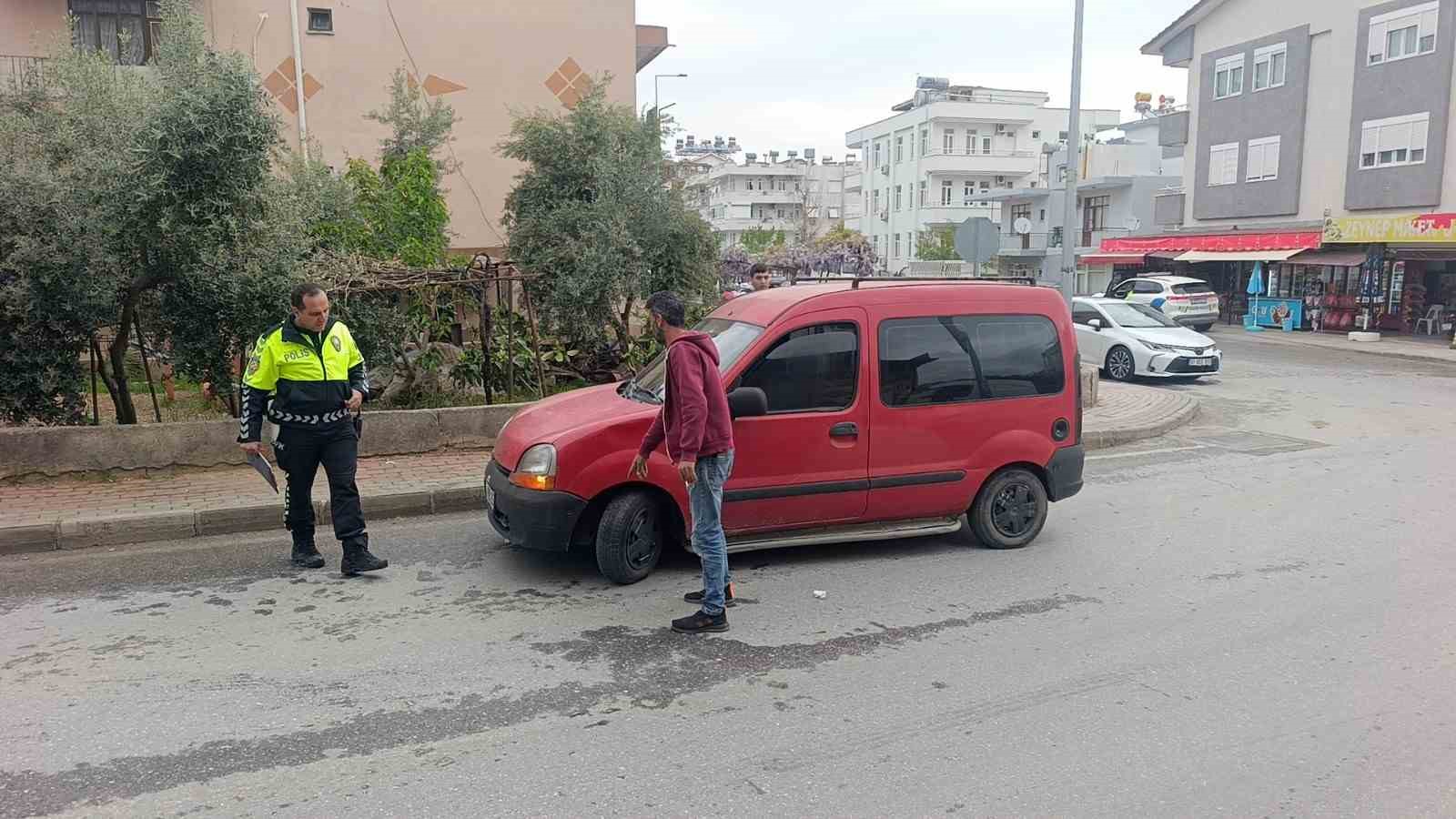 yayanin aracin altinda kaldigi kaza kamerada 1