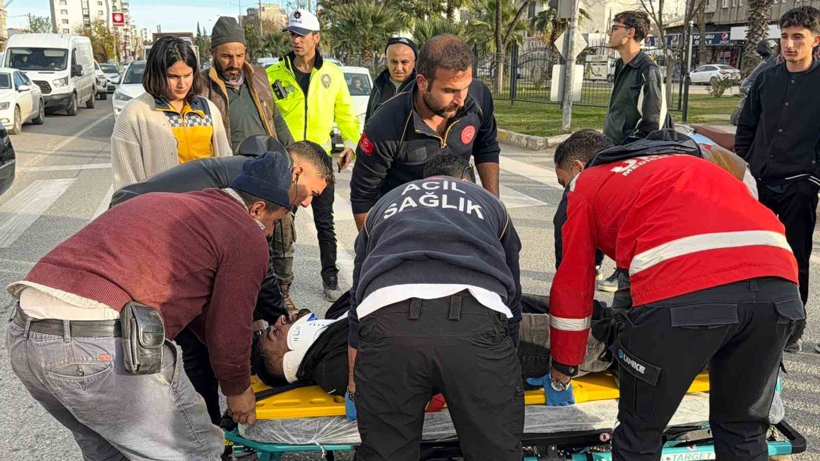 yayaya carpmamak icin motosikleti devirdi 1 yarali 2