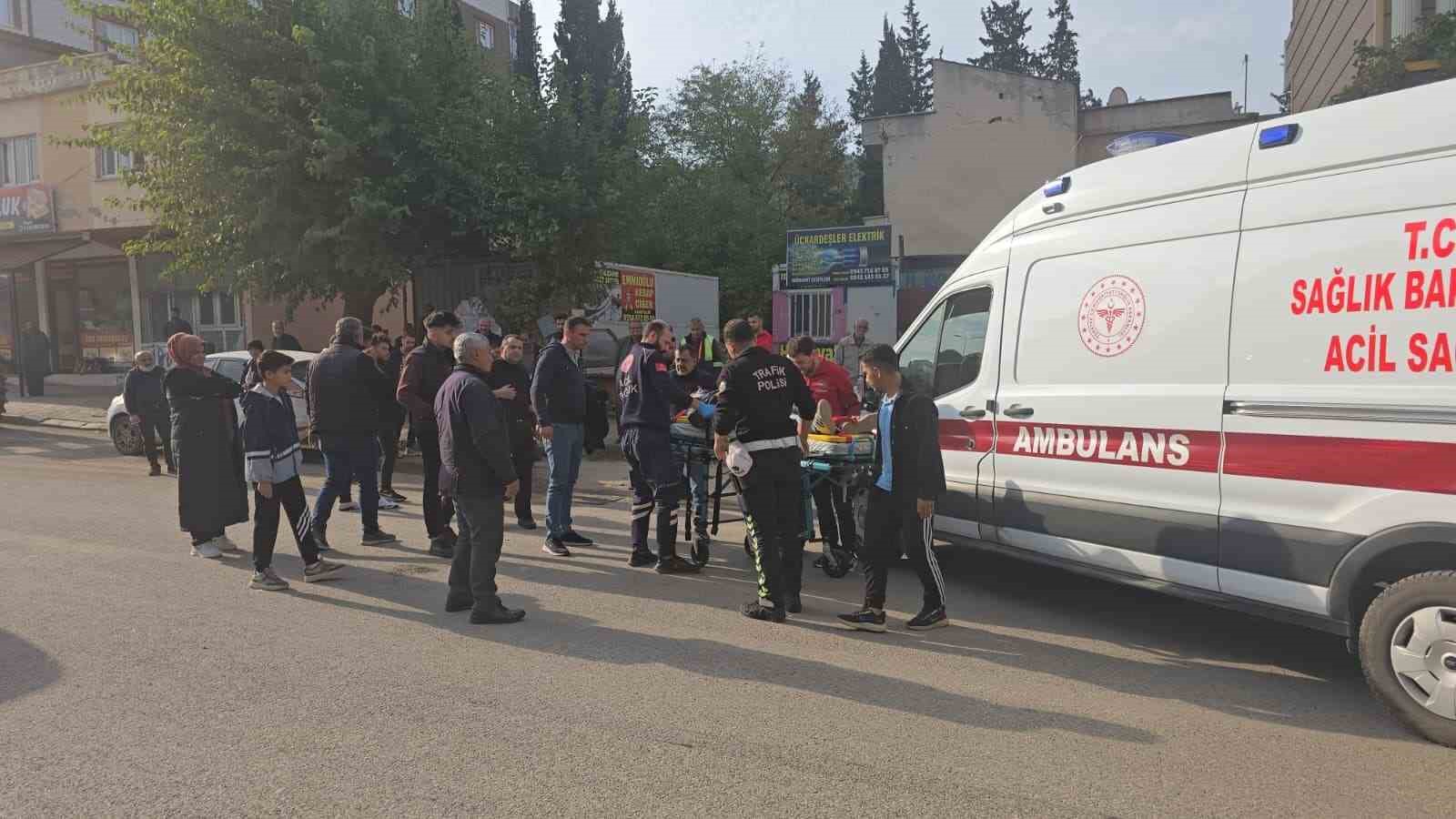 Yayaya yol veren minibüse çarpan motosikletli yaralandı 4 yayaya yol veren minibuse carpan motosikletli yaralandi 0 DWiz9qXW