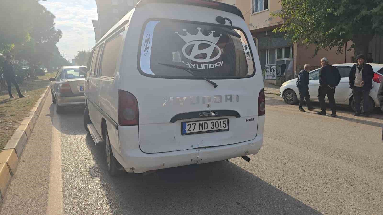 Yayaya yol veren minibüse çarpan motosikletli yaralandı 5 yayaya yol veren minibuse carpan motosikletli yaralandi 1 aqHDTQlM