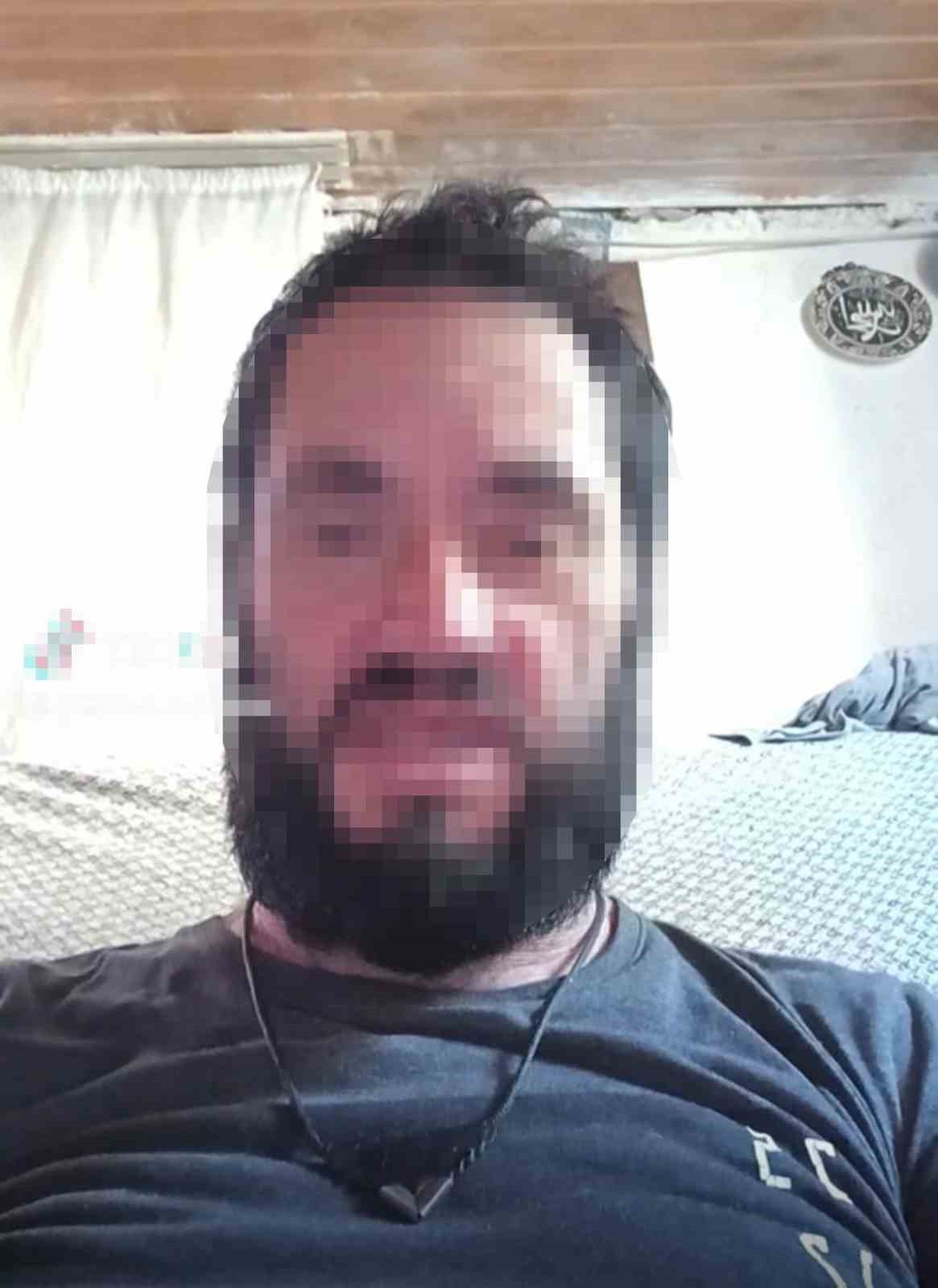 yayinladigi videoyla evlenmek istedigi kadini teslim etmezlerse saldiri yapacagini soyledi gozaltina alindi 1 7Y4Sp9in