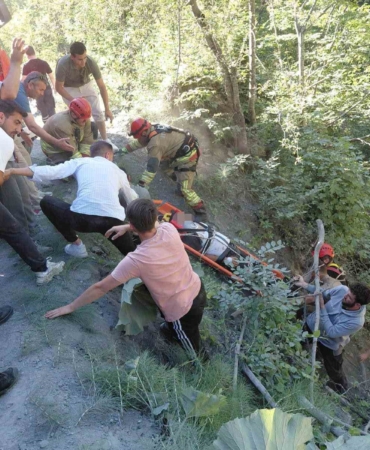 yayla-yolunda-otomobil-ucuruma-yuvarlandi-1-yarali-squgaPnL.jpg
