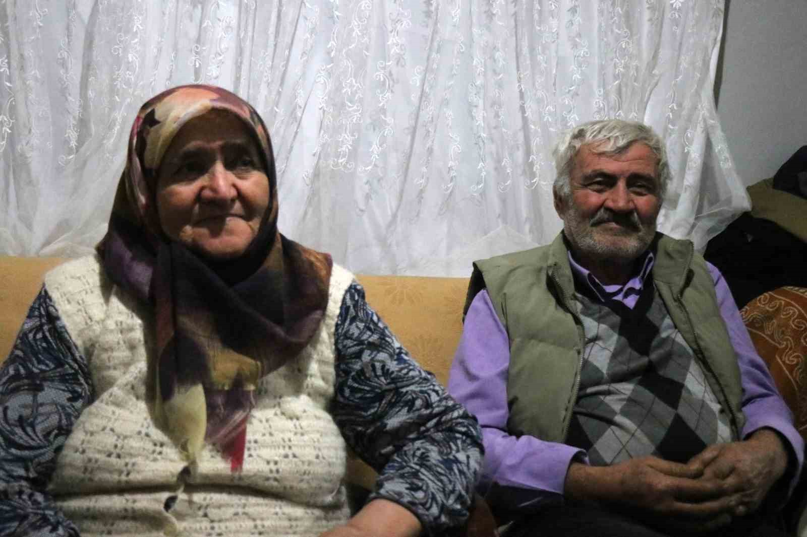 Yaylada kaybolan yaşlı çift yaşadıklarını anlattı: "Ben uyardım ama beni dinlemedi" 4 yaylada kaybolan yasli cift yasadiklarini anlatti ben uyardim ama beni dinlemedi 0 8ml8c8tY