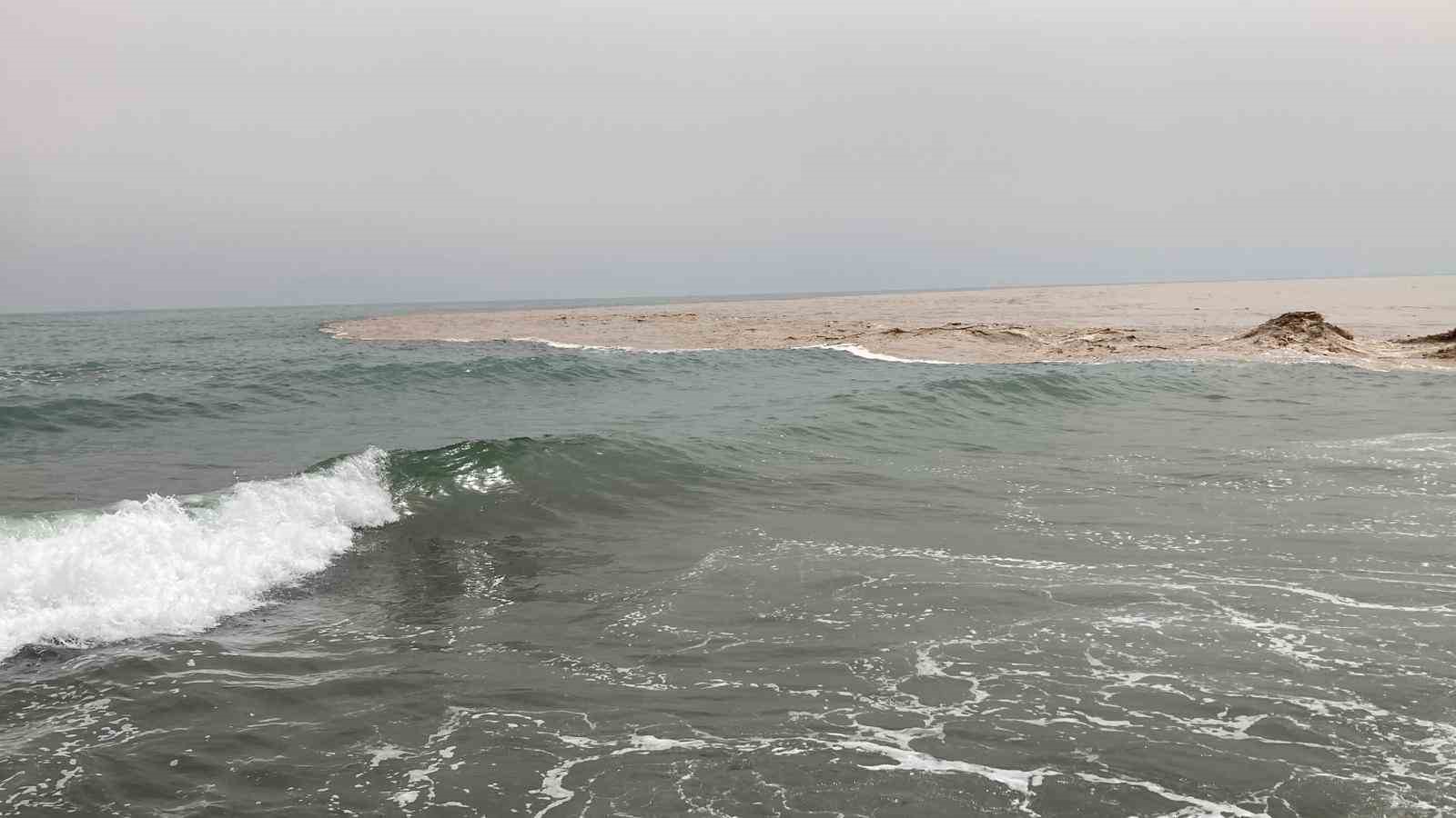 Yaylalardaki sel dereleri coşturdu, Akdeniz’i kahverengiye bürüdü 10 yaylalardaki sel dereleri costurdu akdenizi kahverengiye burudu 6 nUTmJVSe