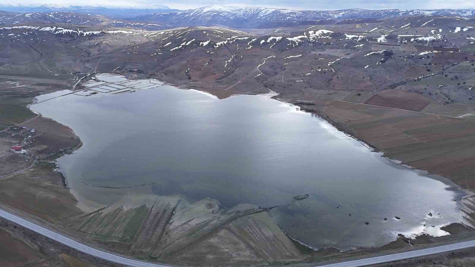 yaz aylarinda tamamen kuruyan gol yeniden su tuttu 2 KTdiqEwO
