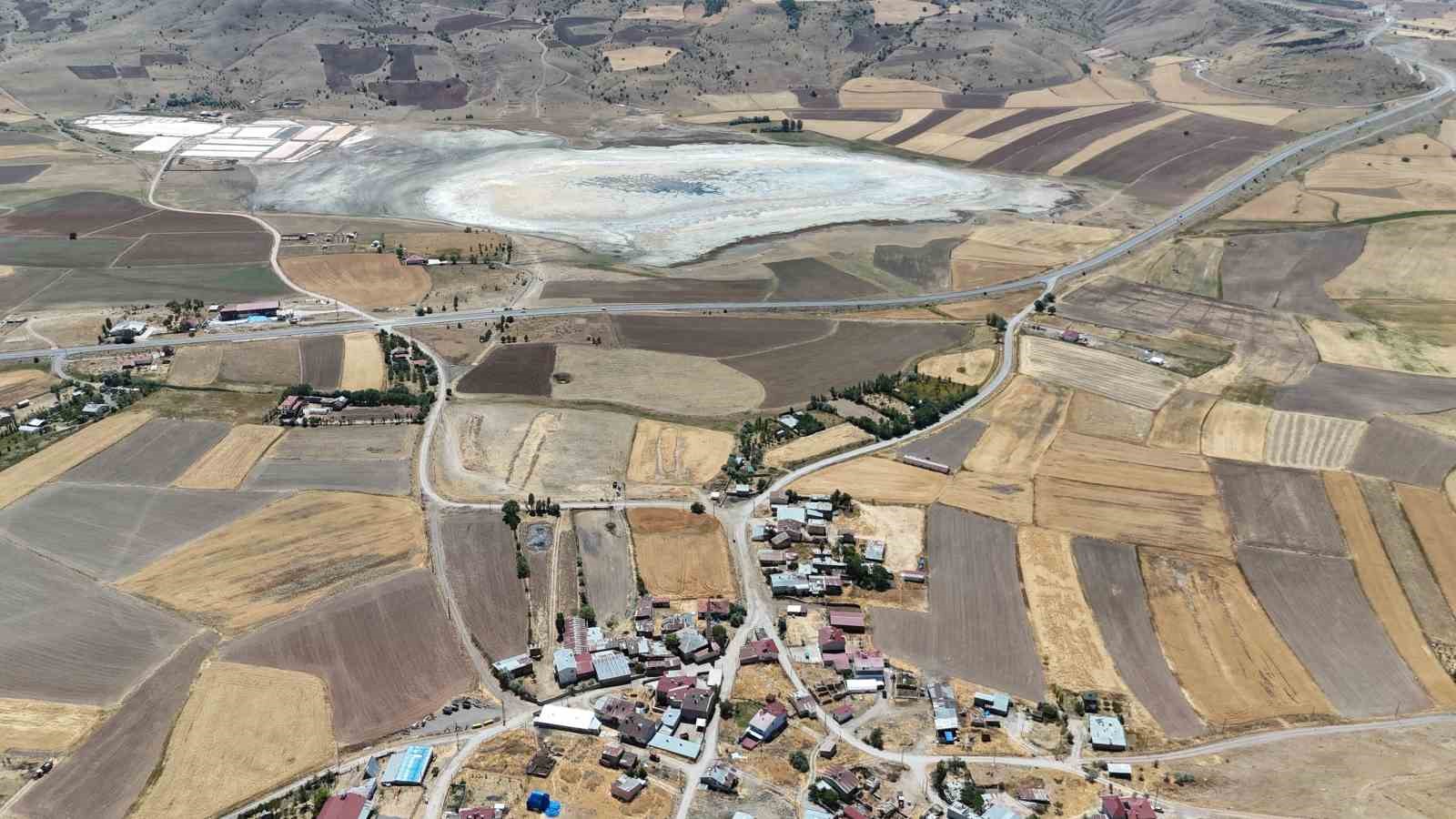 yaz aylarinda tamamen kuruyan gol yeniden su tuttu 6 992FWREQ