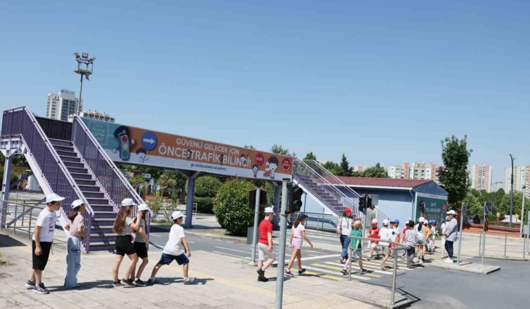 yaz-donemi-cocuk-trafik-egitimleri-basladi-sFJhW3cY.jpg