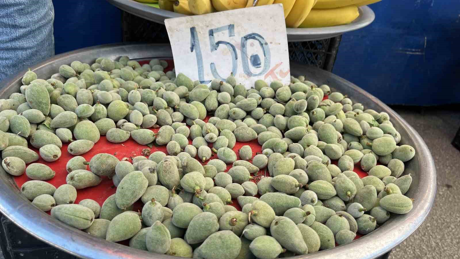 yaz meyveleri pazar tezgahlarinda yerini aldi 1 SSiAhhBH