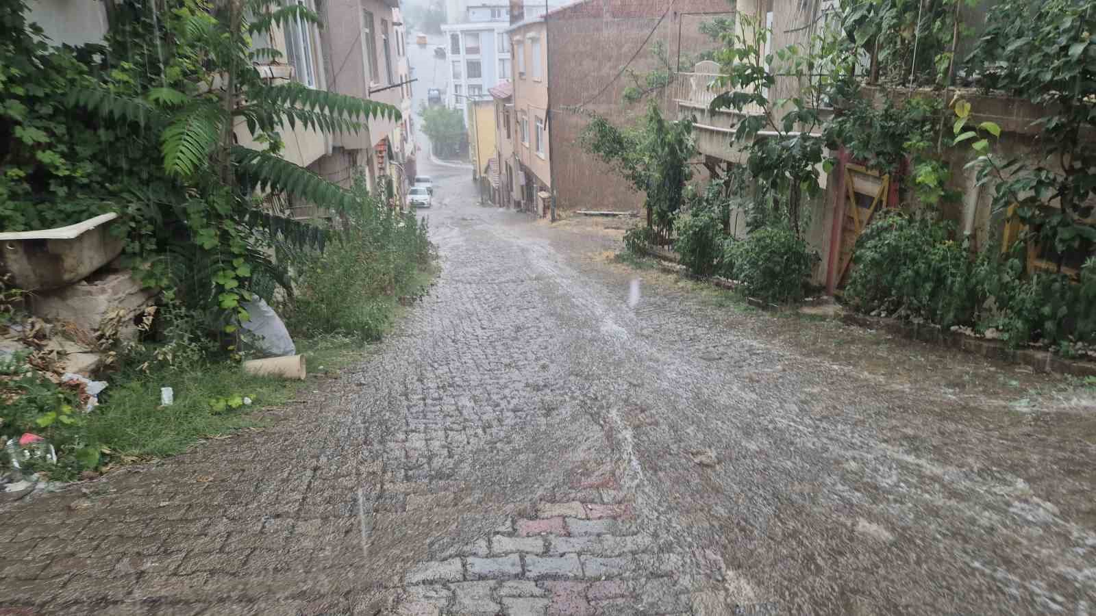 yaz ortasinda saganak surprizi tekirdagda yollar gole dondu 2 hDXkZ68H