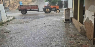 yaz-ortasinda-saganak-surprizi-tekirdagda-yollar-gole-dondu-56MeR9PH.jpg