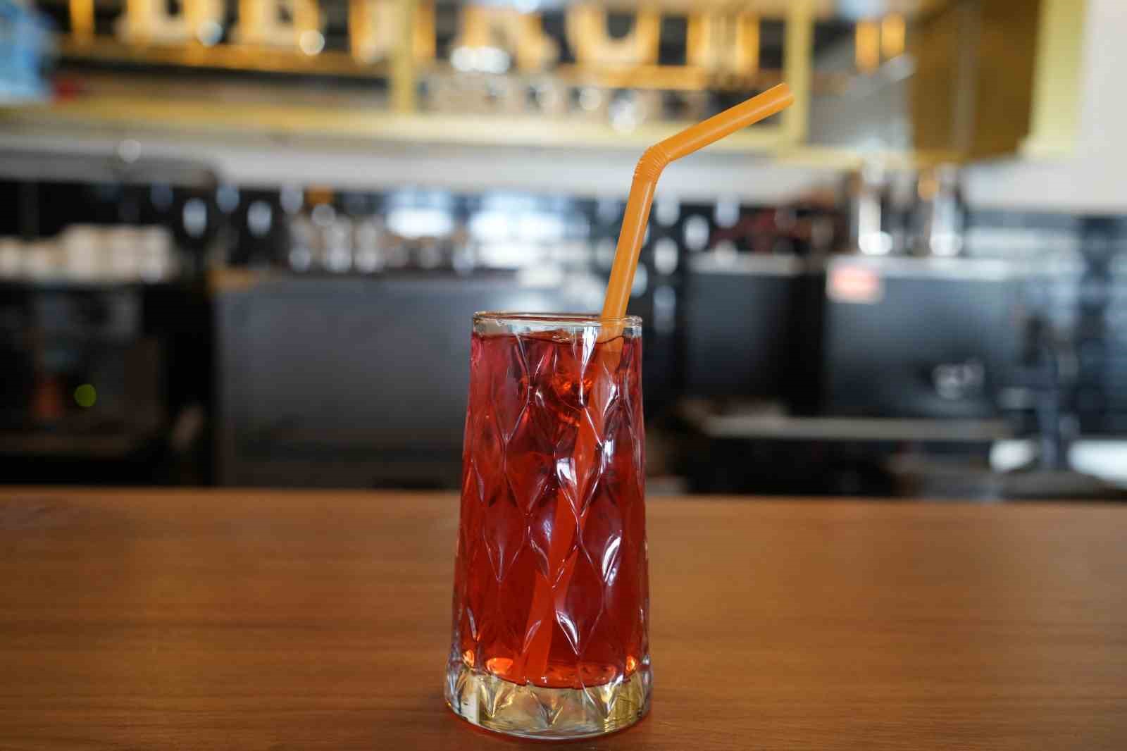 Yaz sıcaklarında serinleten bitki çaylarına ilgi arttı 9 yaz sicaklarinda serinleten bitki caylarina ilgi artti 5 sZiWDHE5