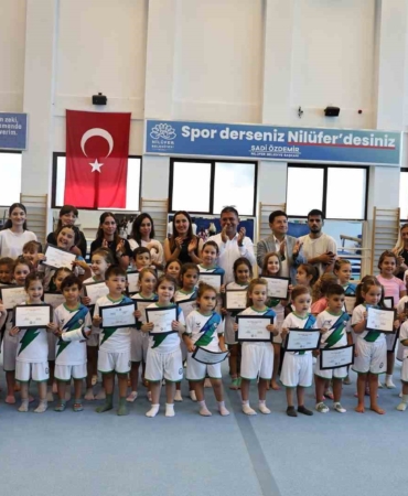 yaz-spor-okullarinda-ilk-donem-tamamlandi-RZPaWAe9.jpg