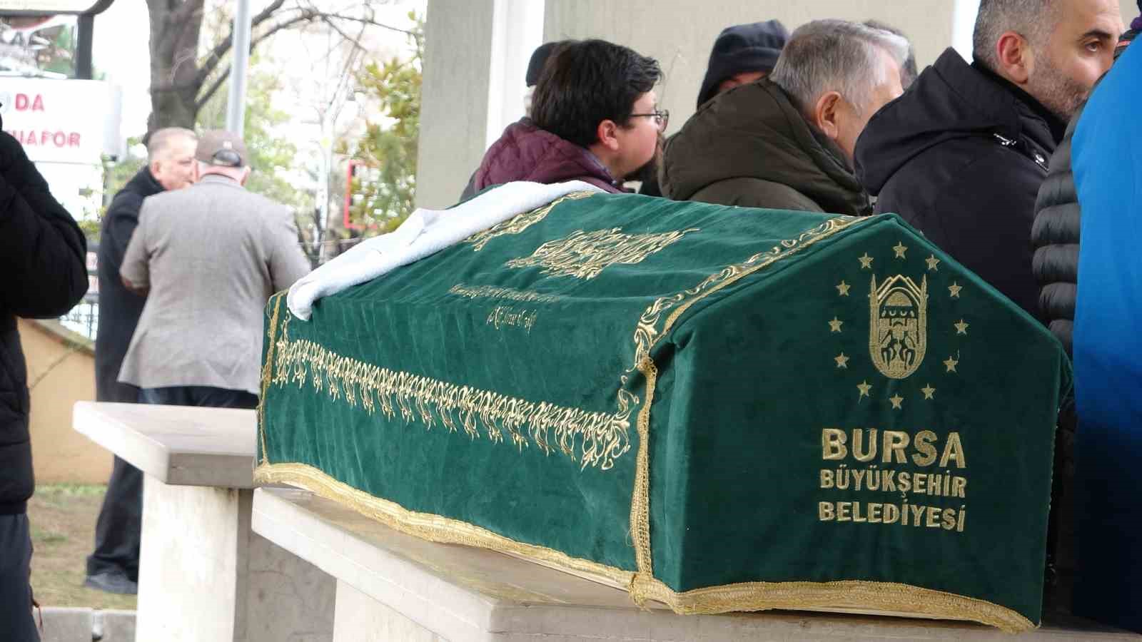yazar ahmet turan alkan bursada topraga verildi 12 MTtRHyD6