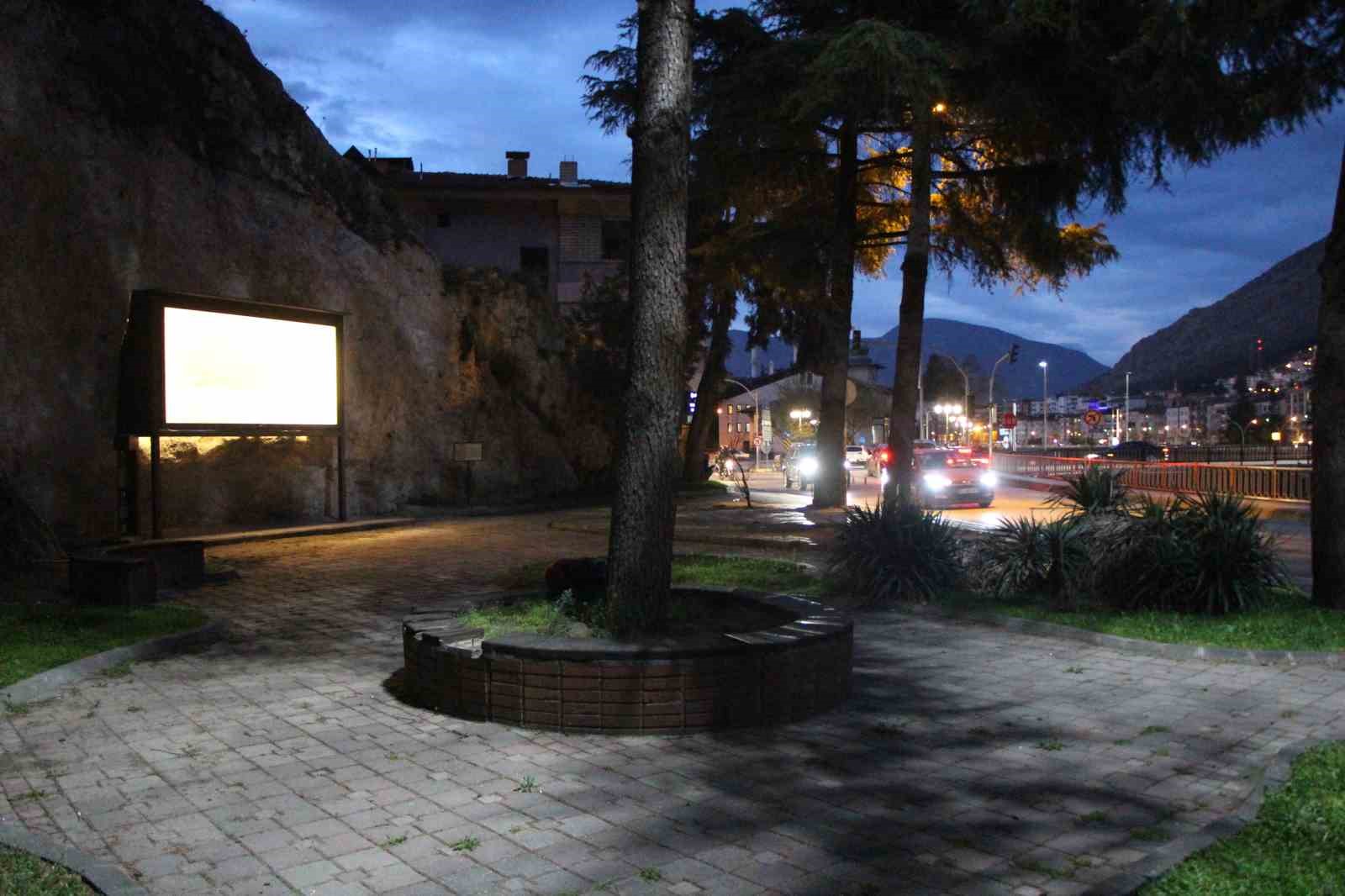 Yazboz tahtasına dönmüştü, restore edilen 600 yıllık kaya kitabenin dünyada tek olduğu ortaya çıktı 13 yazboz tahtasina donmustu restore edilen 600 yillik kaya kitabenin dunyada tek oldugu ortaya cikti ei8jlUE4