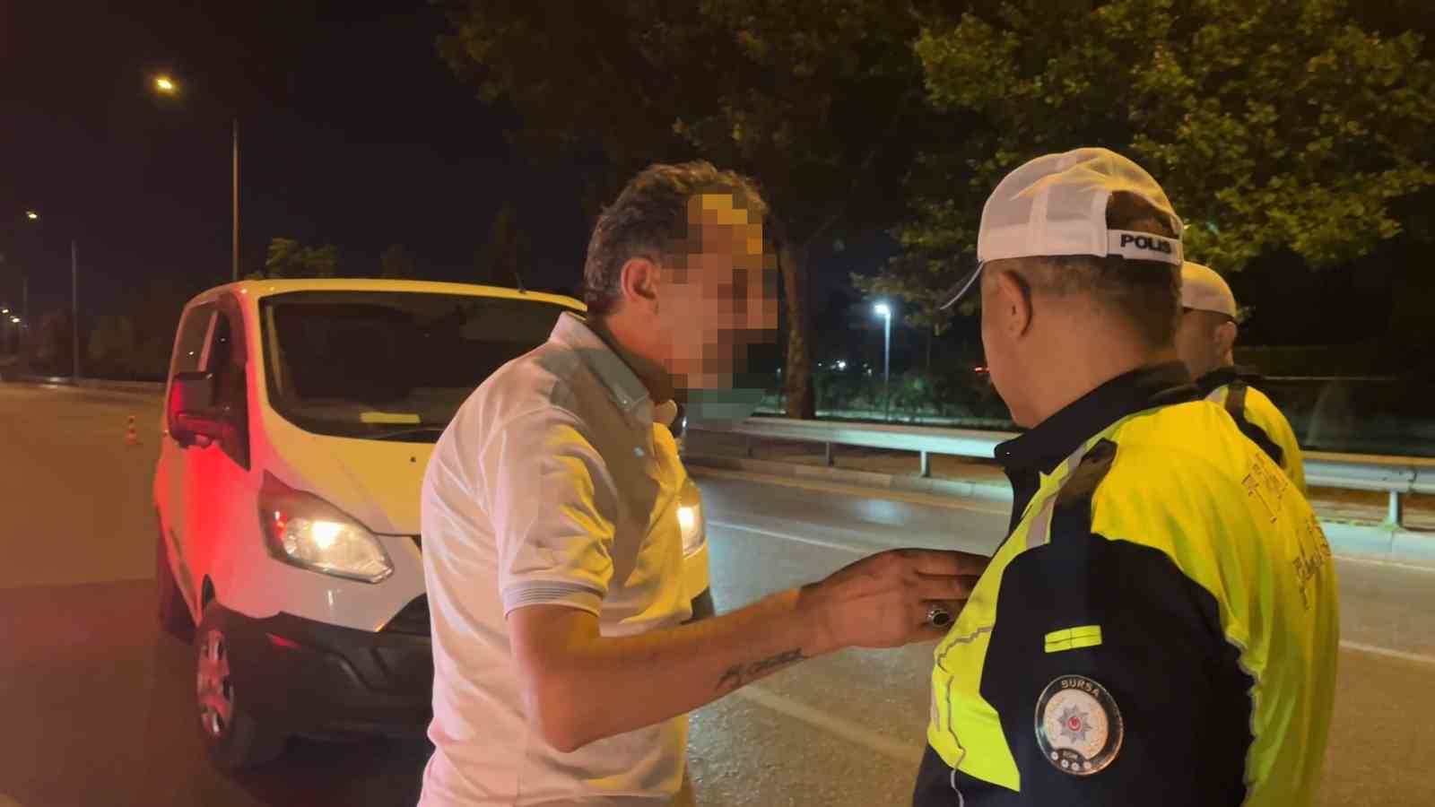 "Yazıklar olsun" dedi, basın mensubuna tükürdü 7 yaziklar olsun dedi basin mensubuna tukurdu 3