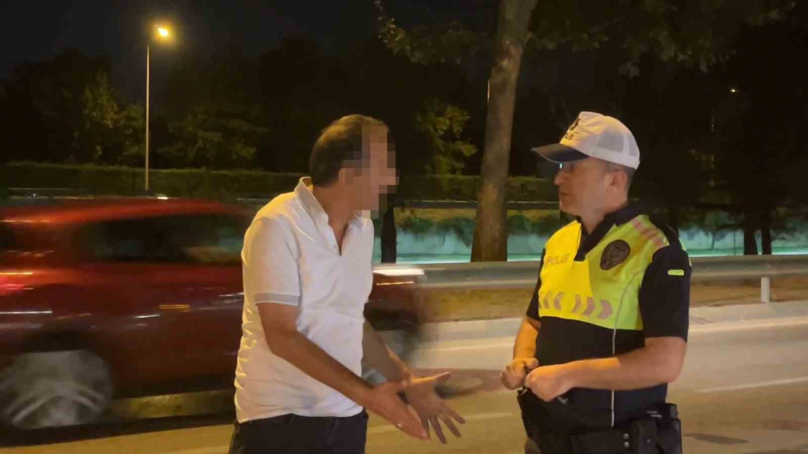 "Yazıklar olsun" dedi, basın mensubuna tükürdü 8 yaziklar olsun dedi basin mensubuna tukurdu 4 63GHwAi6