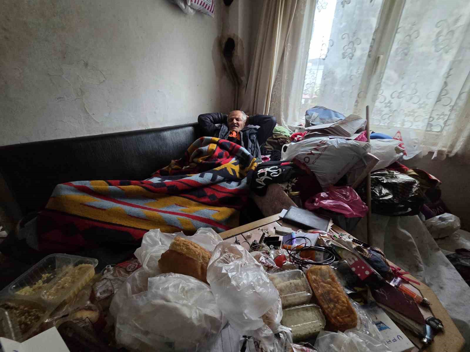 yazin evinden 4 kamyon cop cikarildi ama iceride h l 2 kamyonluk cop var 2