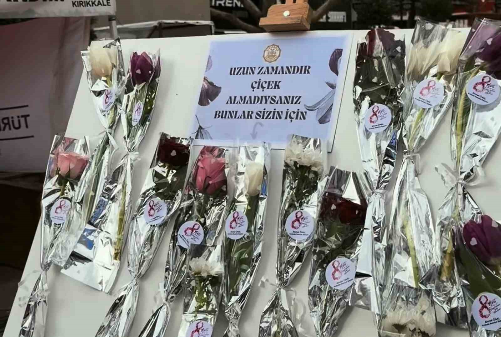 yaziyi okuyan cicek aldi yasli kadin hayatinda ilk kez bu mutlulugu yasadi 1 TMkrSYVW